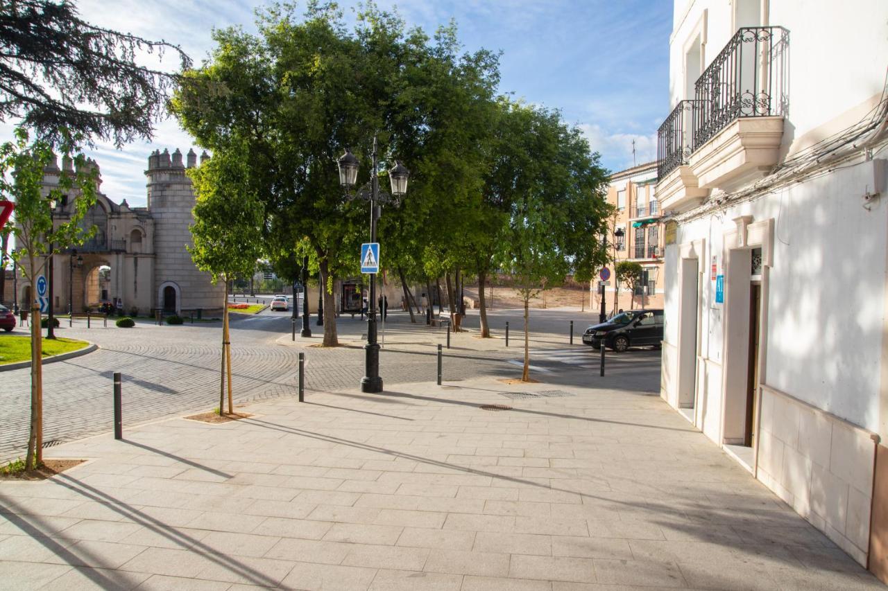 Alojamientos Puerta Palma Con Vistas Y Parking Badajoz Kültér fotó